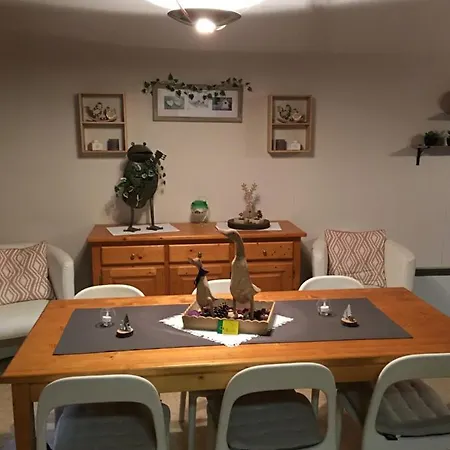 Chalet Chrisje 度假居 *